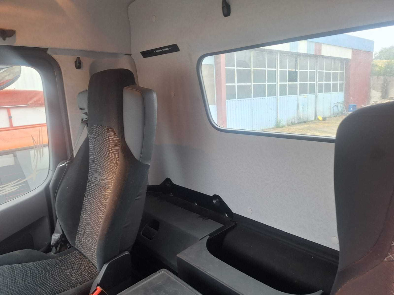 Camion MERCEDES - 2018 - ACTROS 3248 - 8X4 AMPLIROLL TRUCK