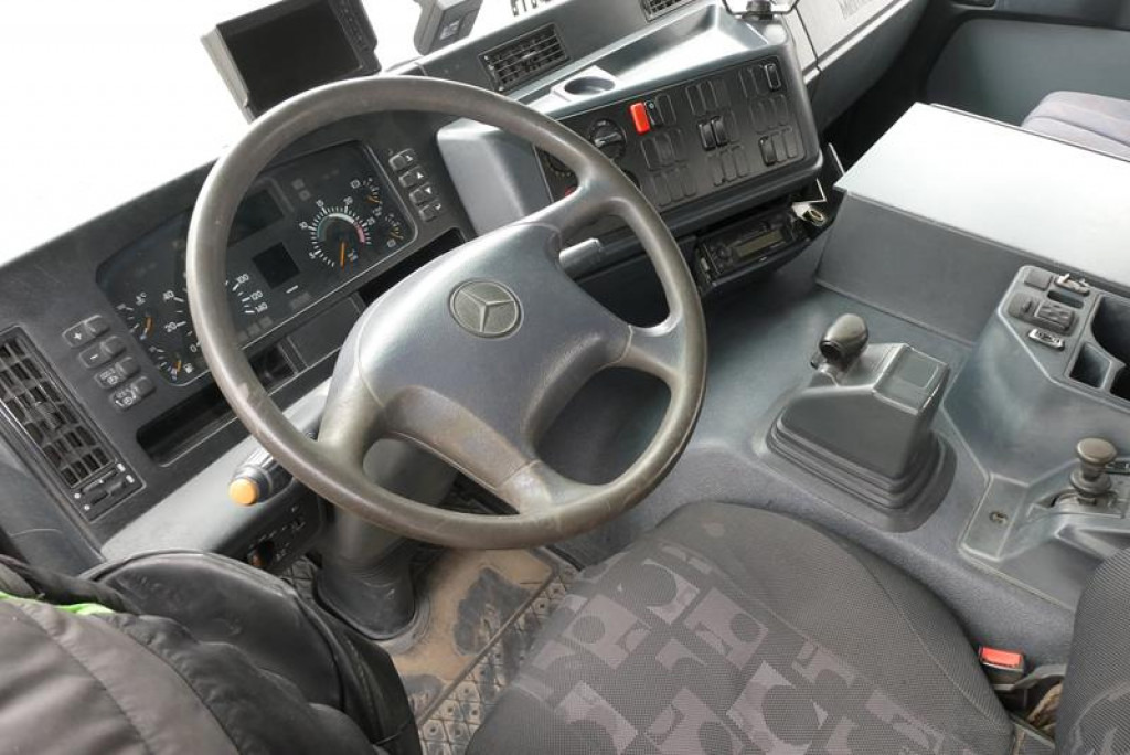 Camion MERCEDES-BENZ Actros 3235 B 8x4 Betonmischer Stetter 9m³ -Deutsch