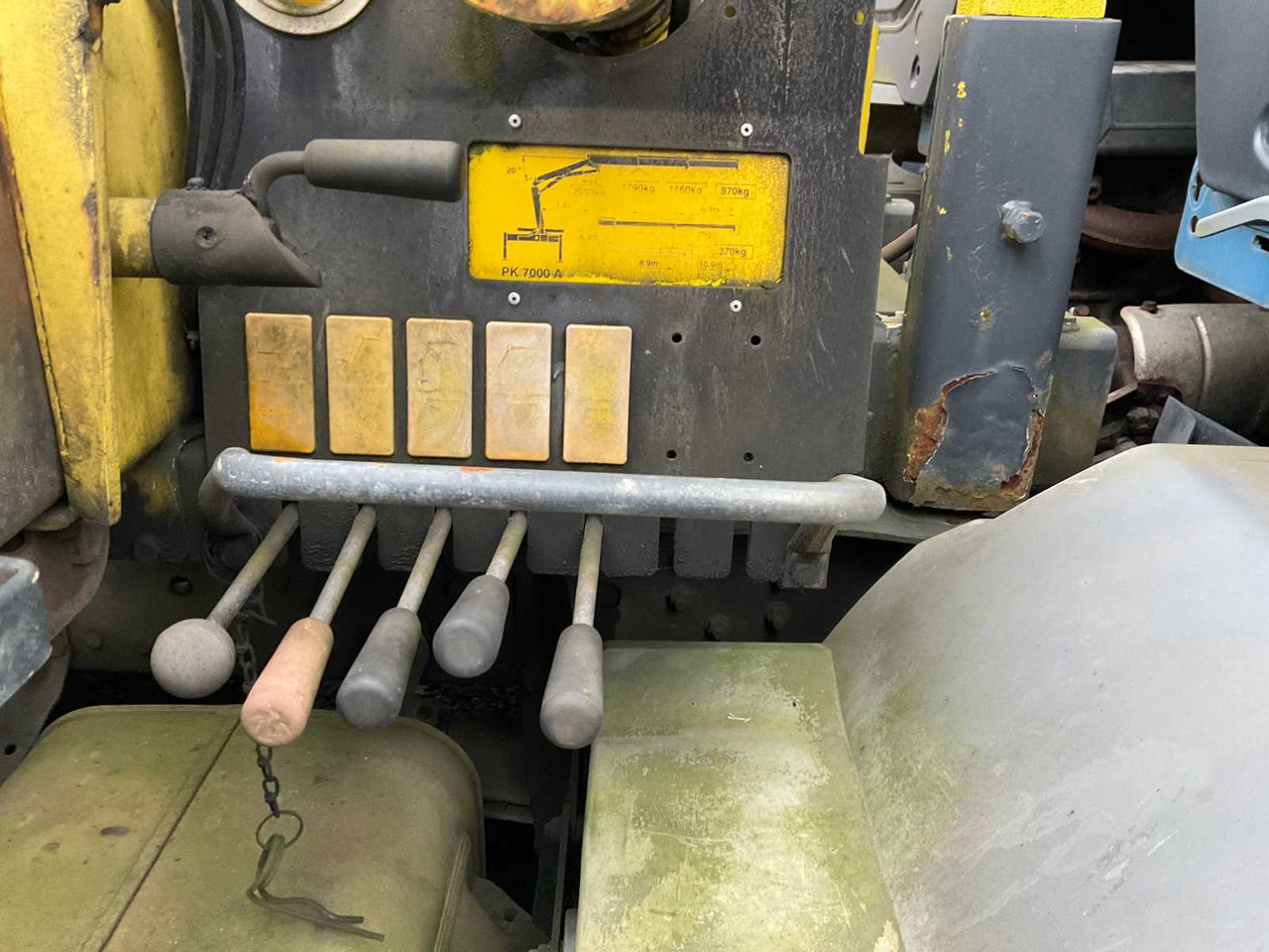 Camion MERCEDES-BENZ TRUCK WITH PALFINGER PK7000