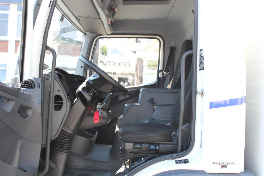 Camion Mercedes-Benz Atego 1221 E6  Koffer   Klima  LDW  Schalter  LBW