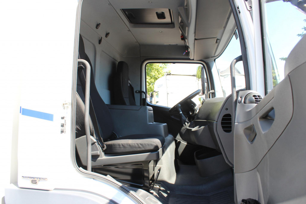 Camion Mercedes-Benz Atego 1221 E6  Koffer   Klima  LDW  Schalter  LBW