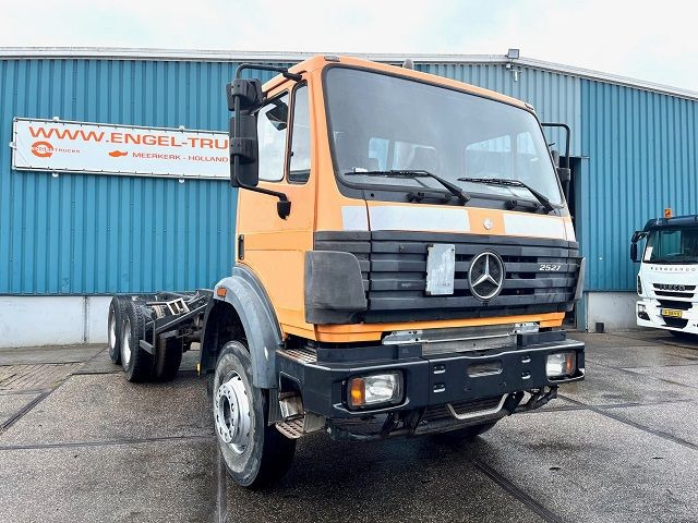 Châssis cabine Mercedes-Benz SK 2527 K 6x4 FULL STEEL CHASSIS (MANUAL GEARBOX / FULL STEEL SUSPENSION / REDUCTION AXLES / V6 ENGINE): photos 3