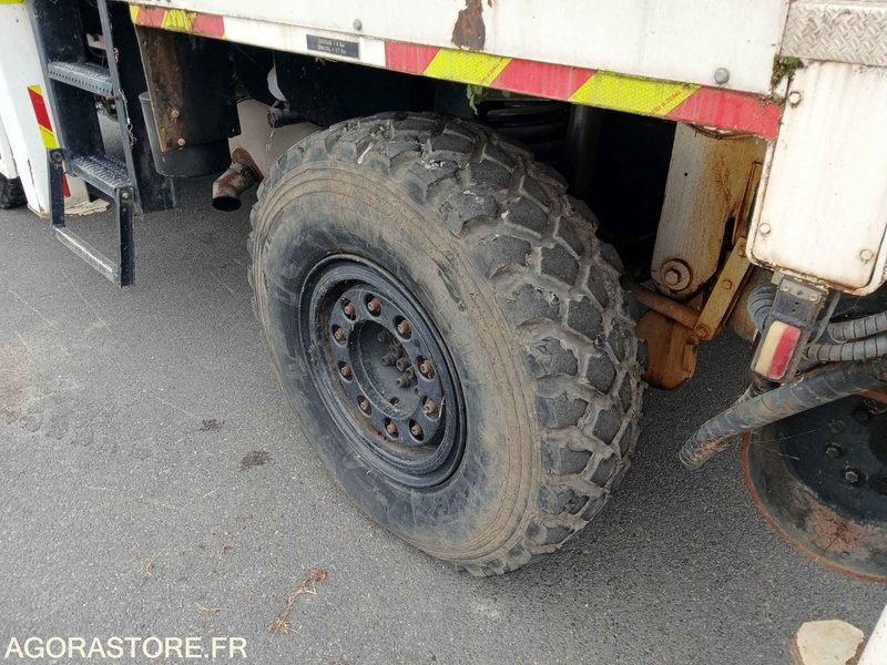 Camion Mercedes-Benz Unimog Rail/Route benne grue - 1989/ 66131KM