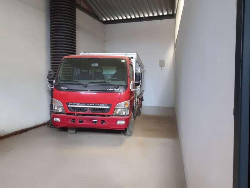 Camion Mitsubishi FUSO CANTER 7C18