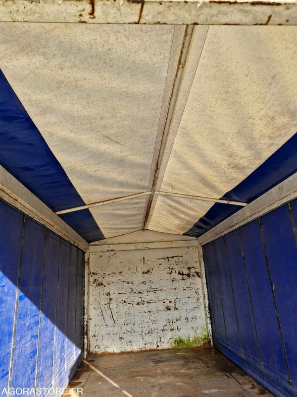 Camion Plateau tautliner bâche ampliroll