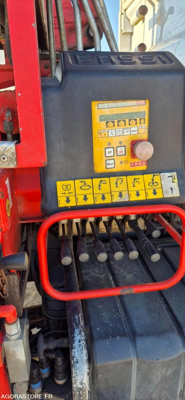 Camion RENAULT MIDLUM GRUE - 2003 -143000km