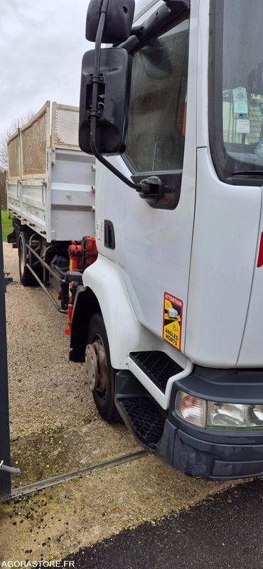 Camion RENAULT MIDLUM GRUE - 2003 -143000km