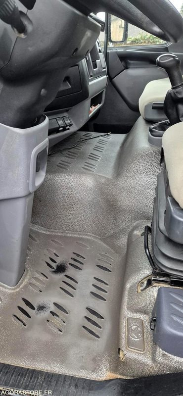 Camion RENAULT MIDLUM GRUE - 2003 -143000km