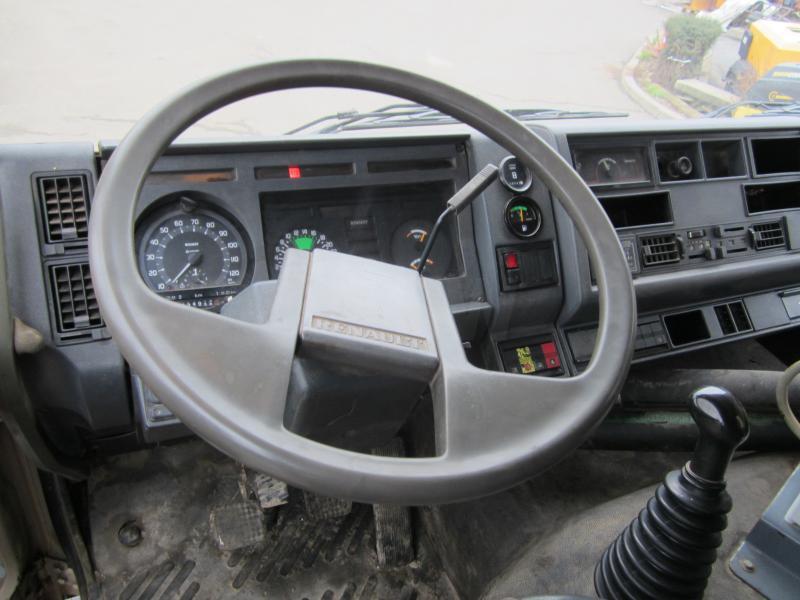 Camion citerne Renault G 270: photos 15