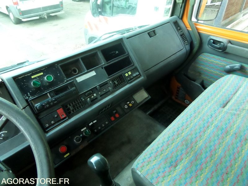 Camion Renault M210 - 1998 - 174000km (BY-623-FQ)