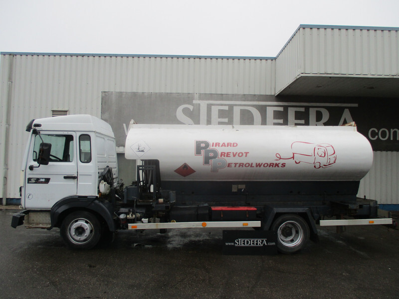 Camion citerne pour transport de carburant Renault Midliner S 180 , 4x2 , Belgium Fuel Truck , 7000 liters, 2 compartments: photos 2