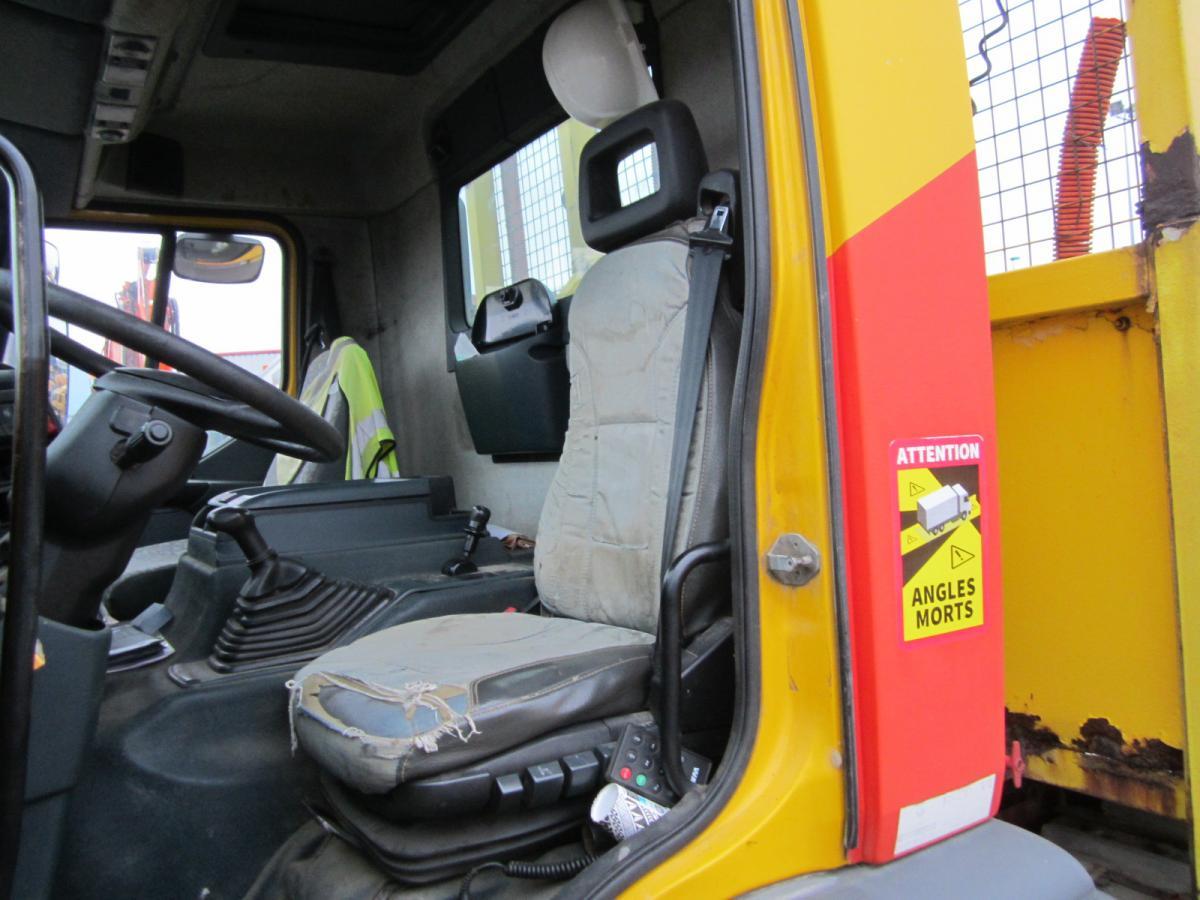Camion porte-voitures pour transport de équipements lourds Renault Premium: photos 9