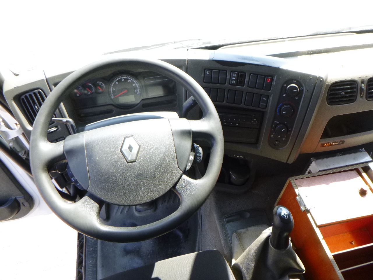 Camion citerne pour transport de carburant Renault Premium 280 dxi 4x2 fuel tank 13.6 m3 / 4 comp: photos 18