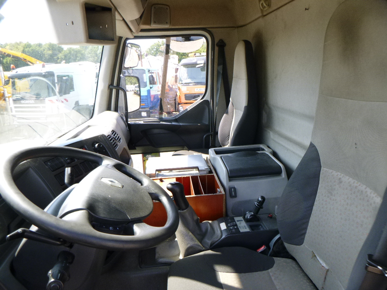 Camion citerne pour transport de carburant Renault Premium 280 dxi 4x2 fuel tank 13.6 m3 / 4 comp: photos 17