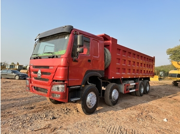 Camion benne pour transport de équipements lourds SINOTRUK HOWO 420 Dump Truck 8x4: photos 1