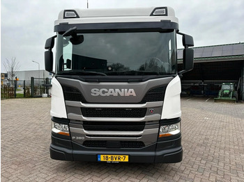 Scania P360 kraan met schalenknijper en haakarm Hiab - Camion grue: photos 3