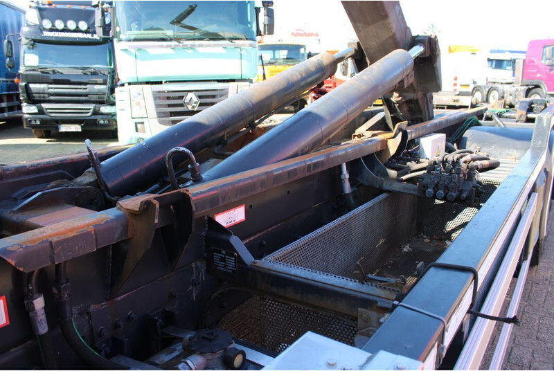 Camion ampliroll Scania R450 + Euro 6 + Hook system + 6x2 + Discounted from 58.950,-: photos 11