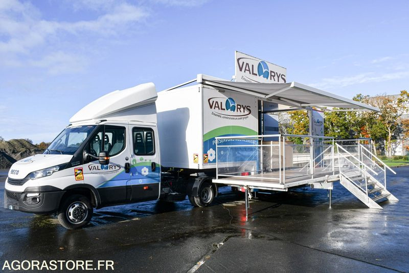 Camion VEHICULE EVENEMENTIEL - CAMION PODIUM IVECO DAILY 6000 kms 2018