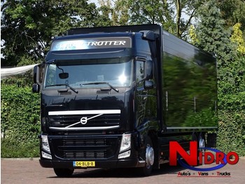 Camion pour le transport de boissons Volvo FH 500 Globetrotter 6x2 Liftas: photos 1