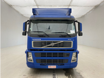 Camion à rideaux coulissants Volvo FM 300 - 6x2: photos 2