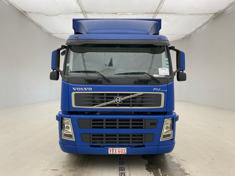 Camion à rideaux coulissants Volvo FM 300 - 6x2: photos 2