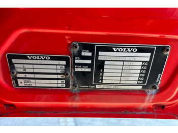 Camion citerne Volvo FM-460 6x2 Willig: photos 5
