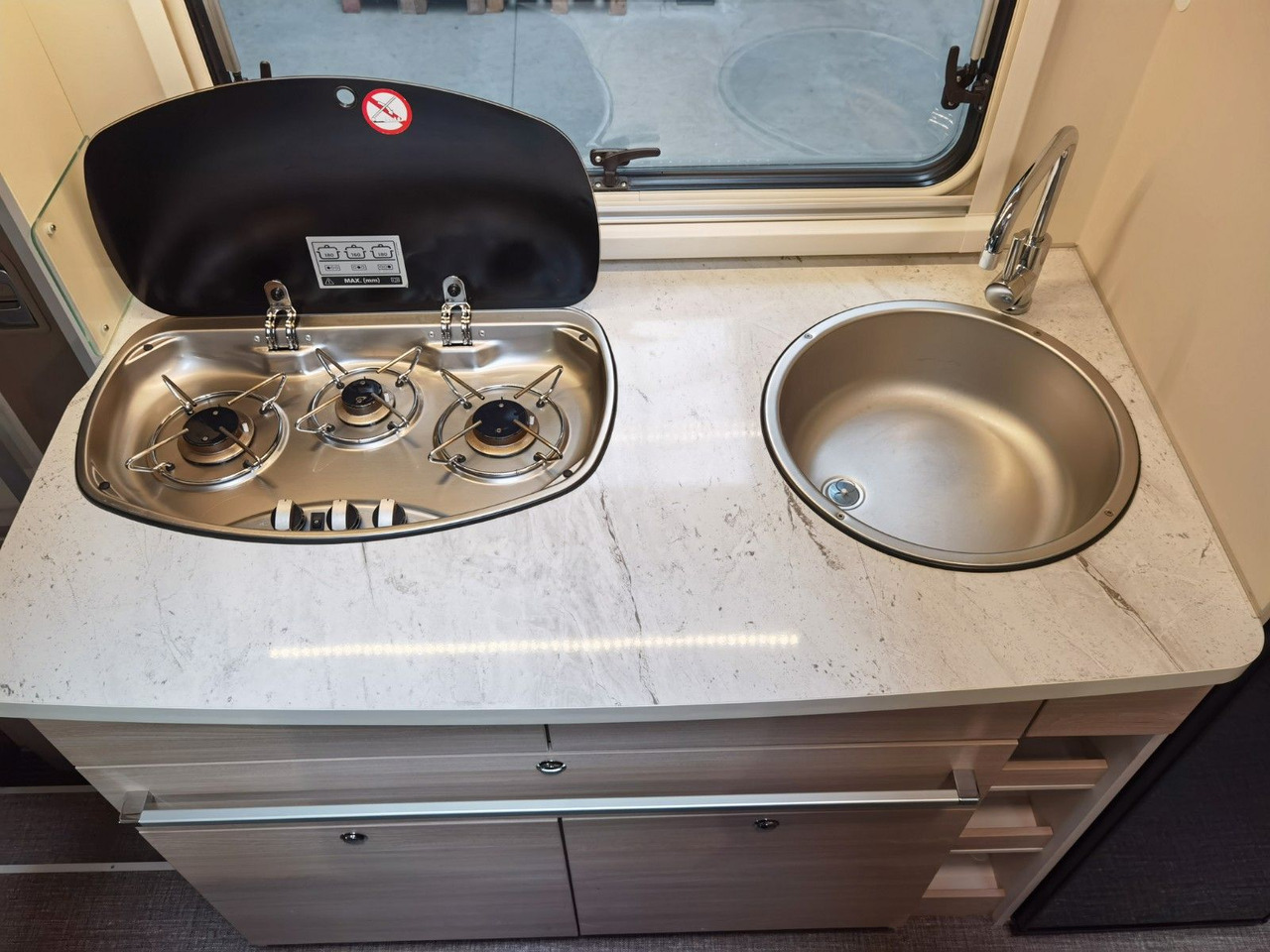 Camping-car capucine Eura Mobil ACTIVA ONE 690 HB / 180PS-40H MAXI/ PANORAMADACH