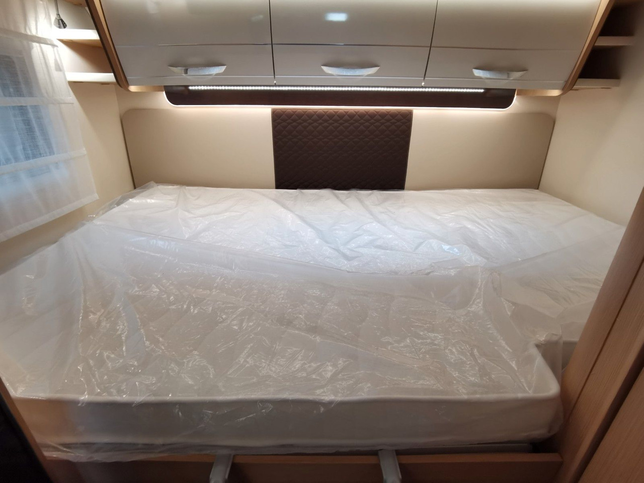 Camping-car capucine Forster A 699 HB /140PS / ZUBEHÖR - PAKET / 6x SITZP.