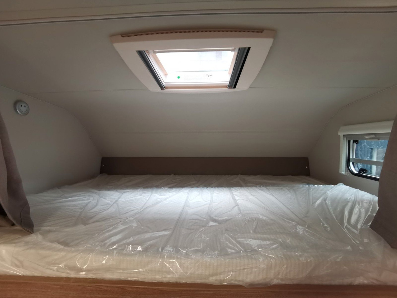 Camping-car capucine Weinsberg CARAHOME 600 DKG / 140PS / ETAGENBETTEN / 5xPERS