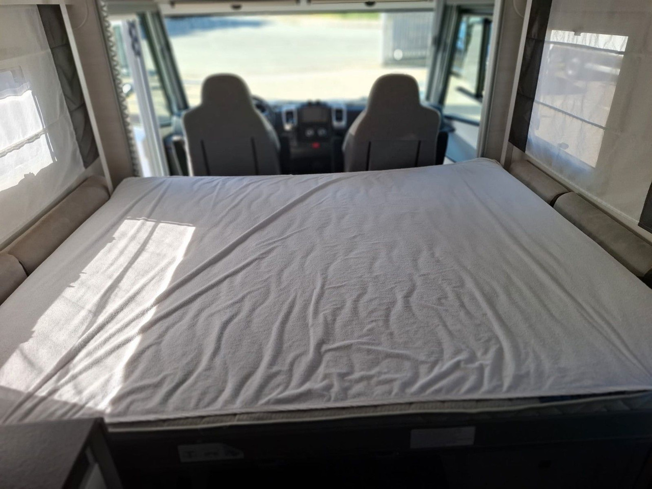 Camping-car intégral Challenger 2060