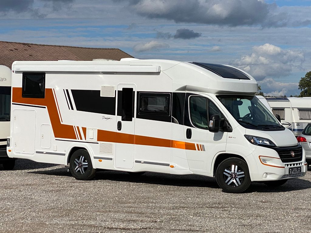 Camping-car profilé Chausson T 747, face to face