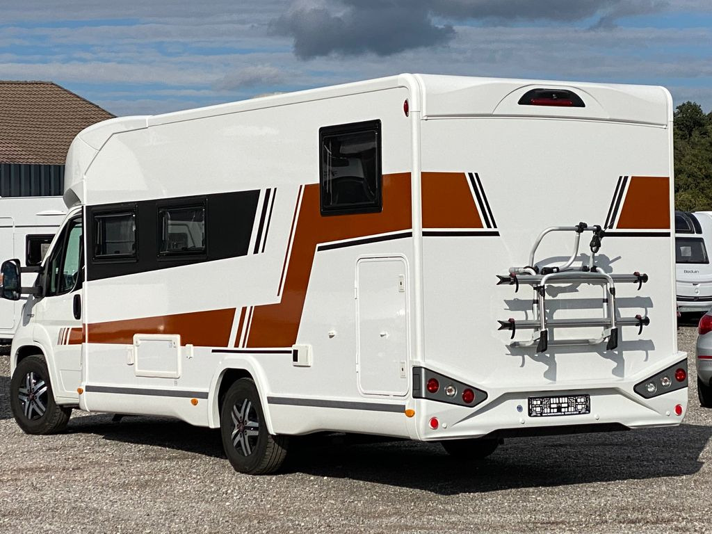 Camping-car profilé Chausson T 747, face to face