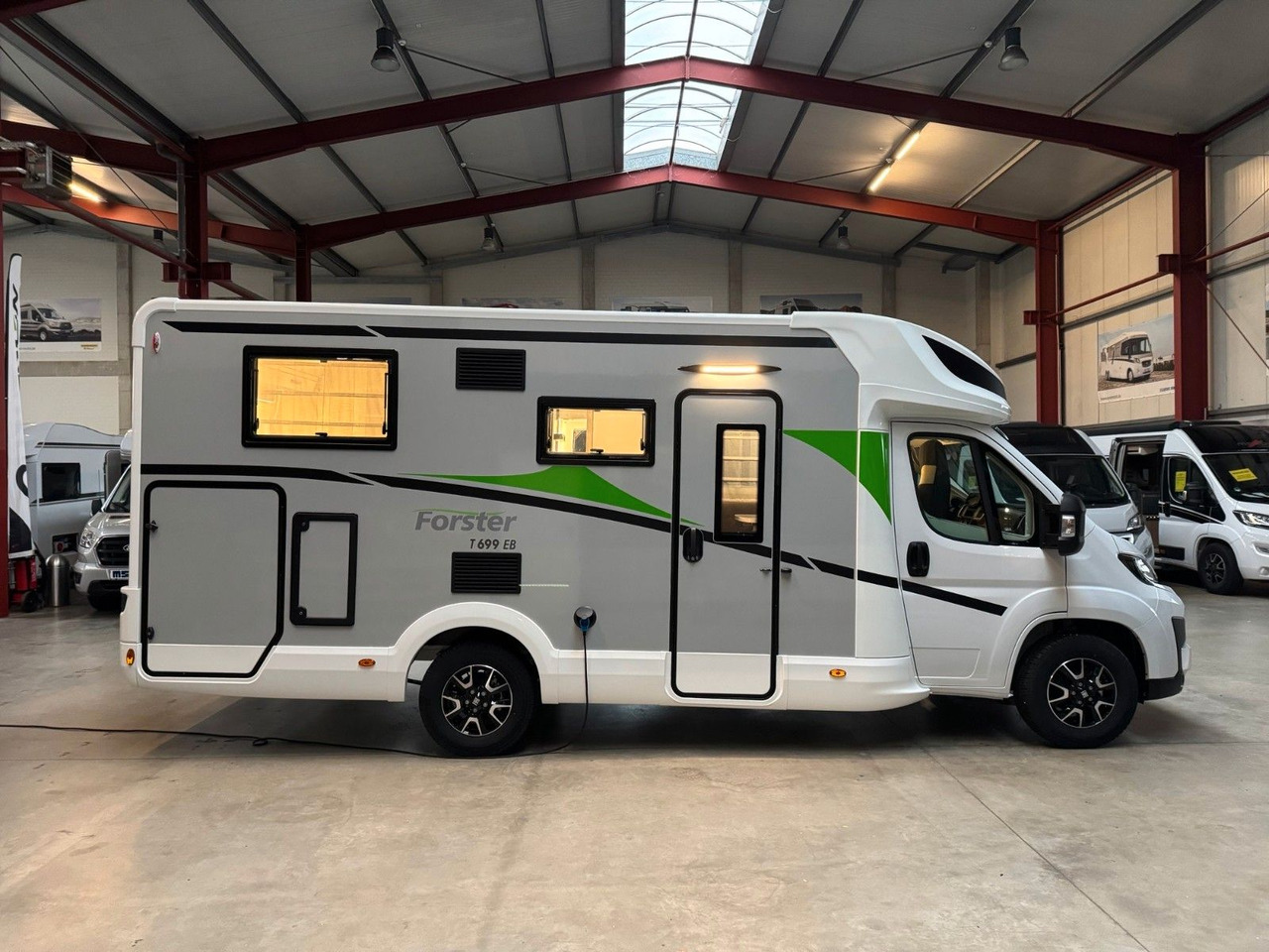 Camping-car profilé Forster T 699 EB / -2026-/ 140PS/ EINZELBETTEN & HUBBETT