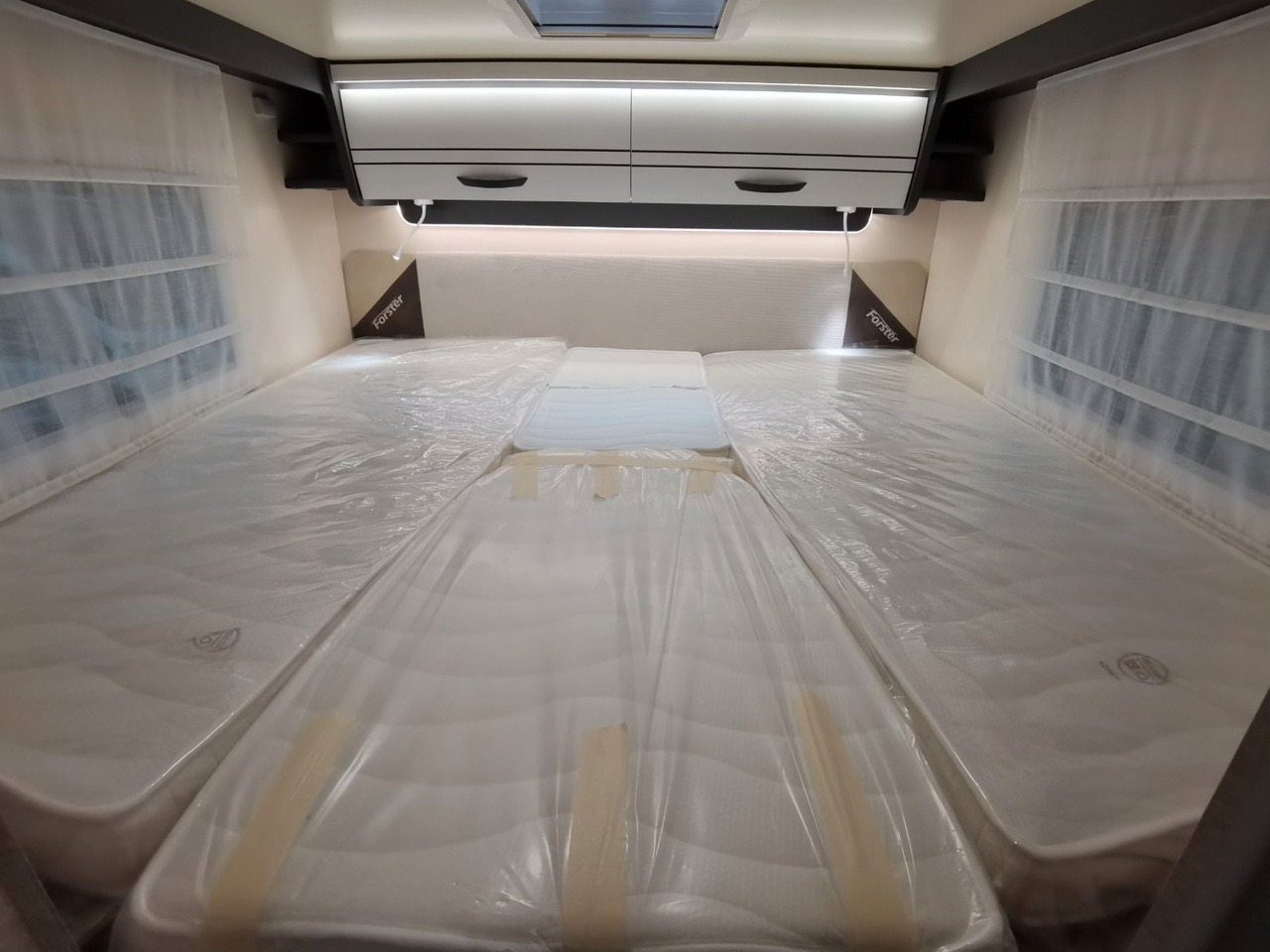 Camping-car profilé Forster T 745 EB /-2025-/ 140PS / EINZELBETTEN &amp; HUBBETT