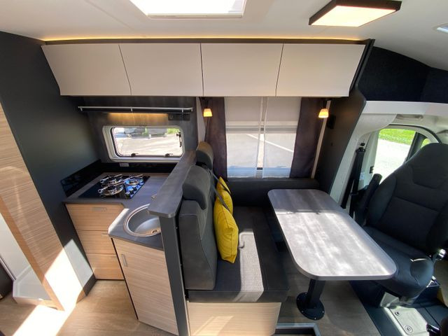 Camping-car profilé Hobby Optima De Luxe T70 GE