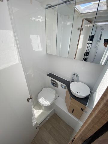 Camping-car profilé Hobby Optima De Luxe T70 GE