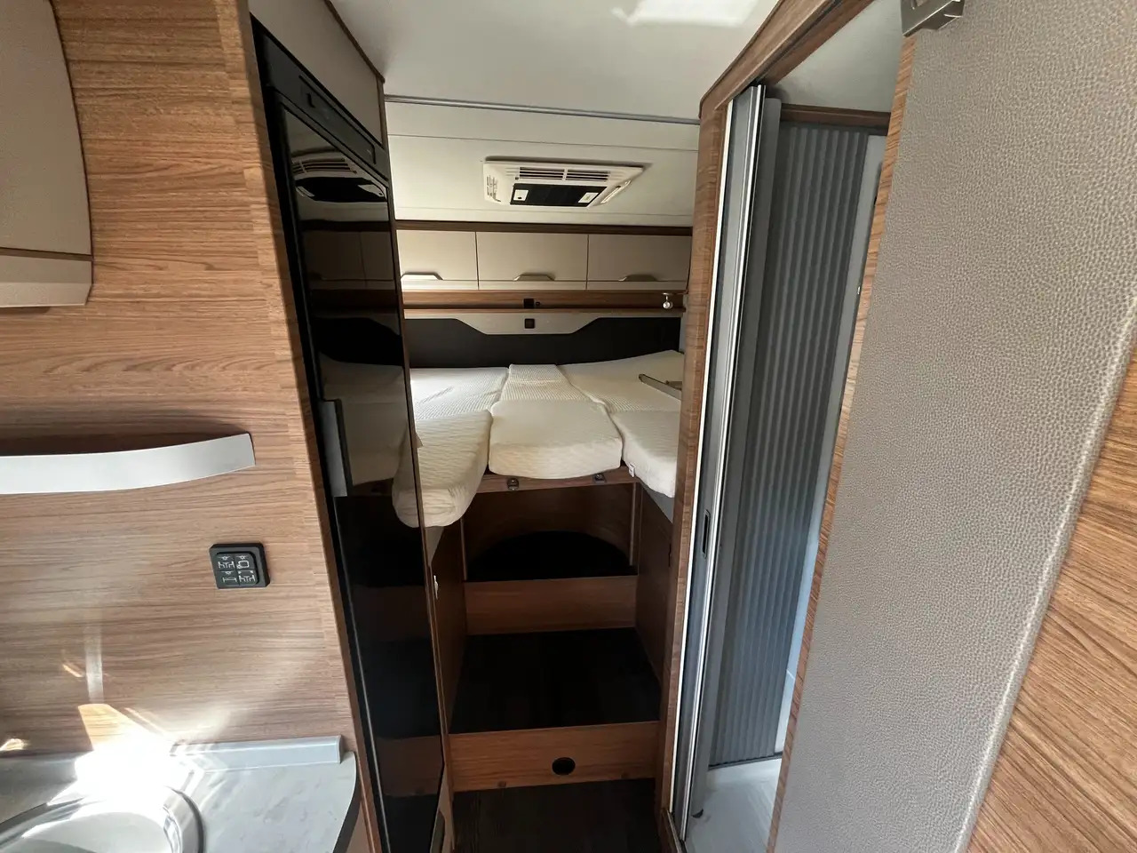 Camping-car profilé Knaus VAN WAVE 640 MEG VANSATION