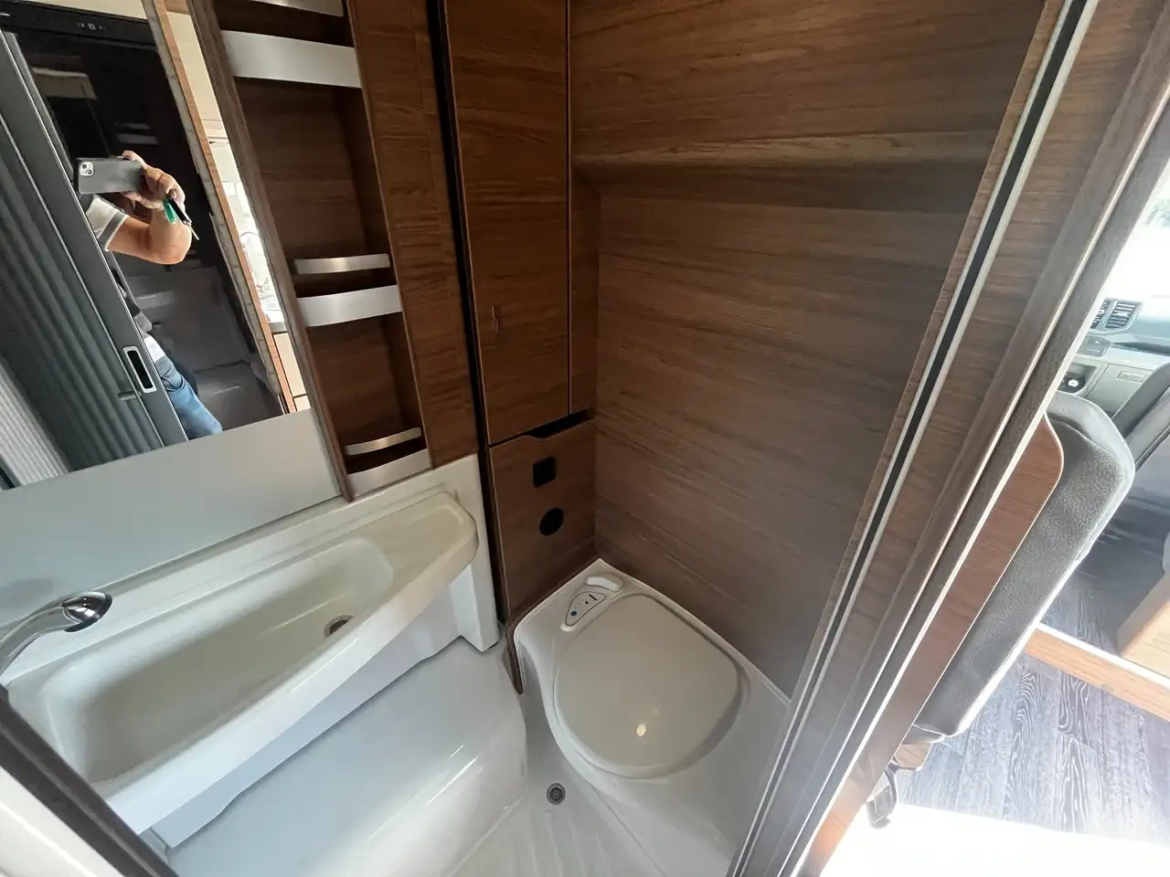 Camping-car profilé Knaus VAN WAVE 640 MEG VANSATION