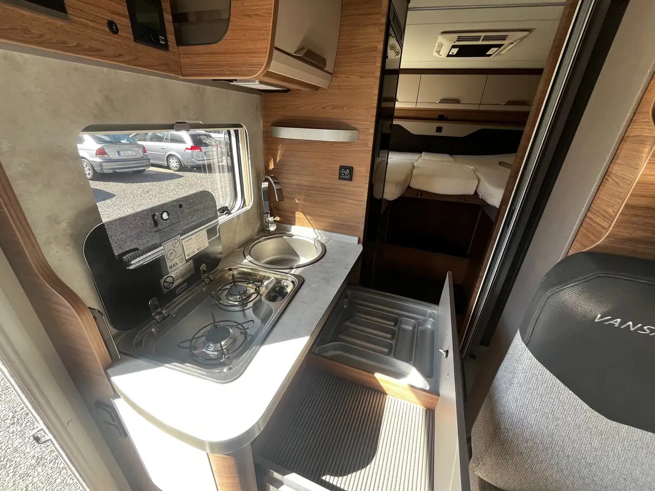 Camping-car profilé Knaus VAN WAVE 640 MEG VANSATION