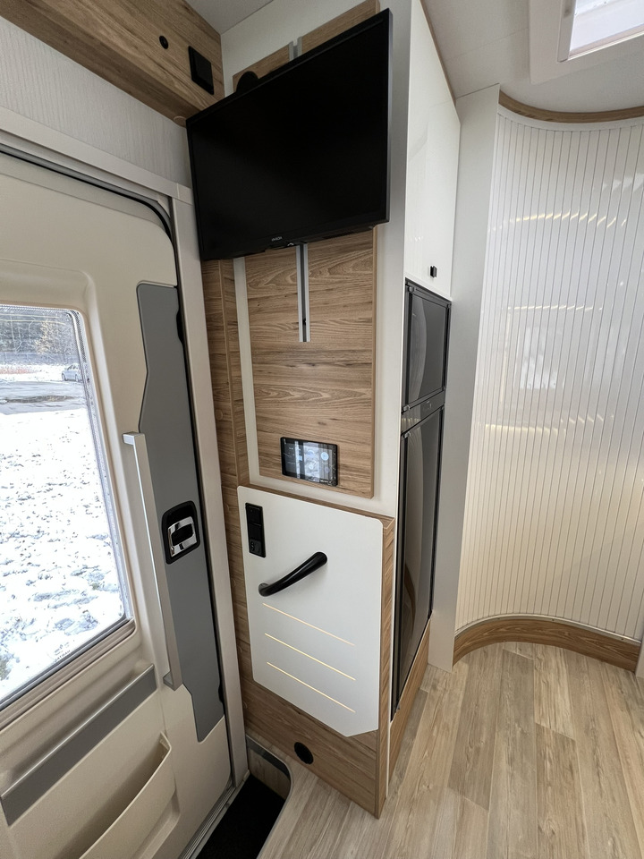 Camping-car profilé Pilote Pacific P696D Hubbett - Solar - Markise