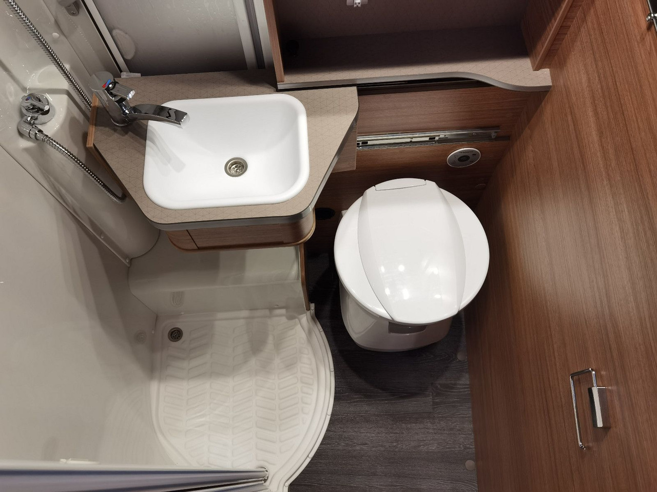 Camping-car profilé Weinsberg CARACOMPACT 640 MEG EDITION-PEPPER / EINZELBETTE