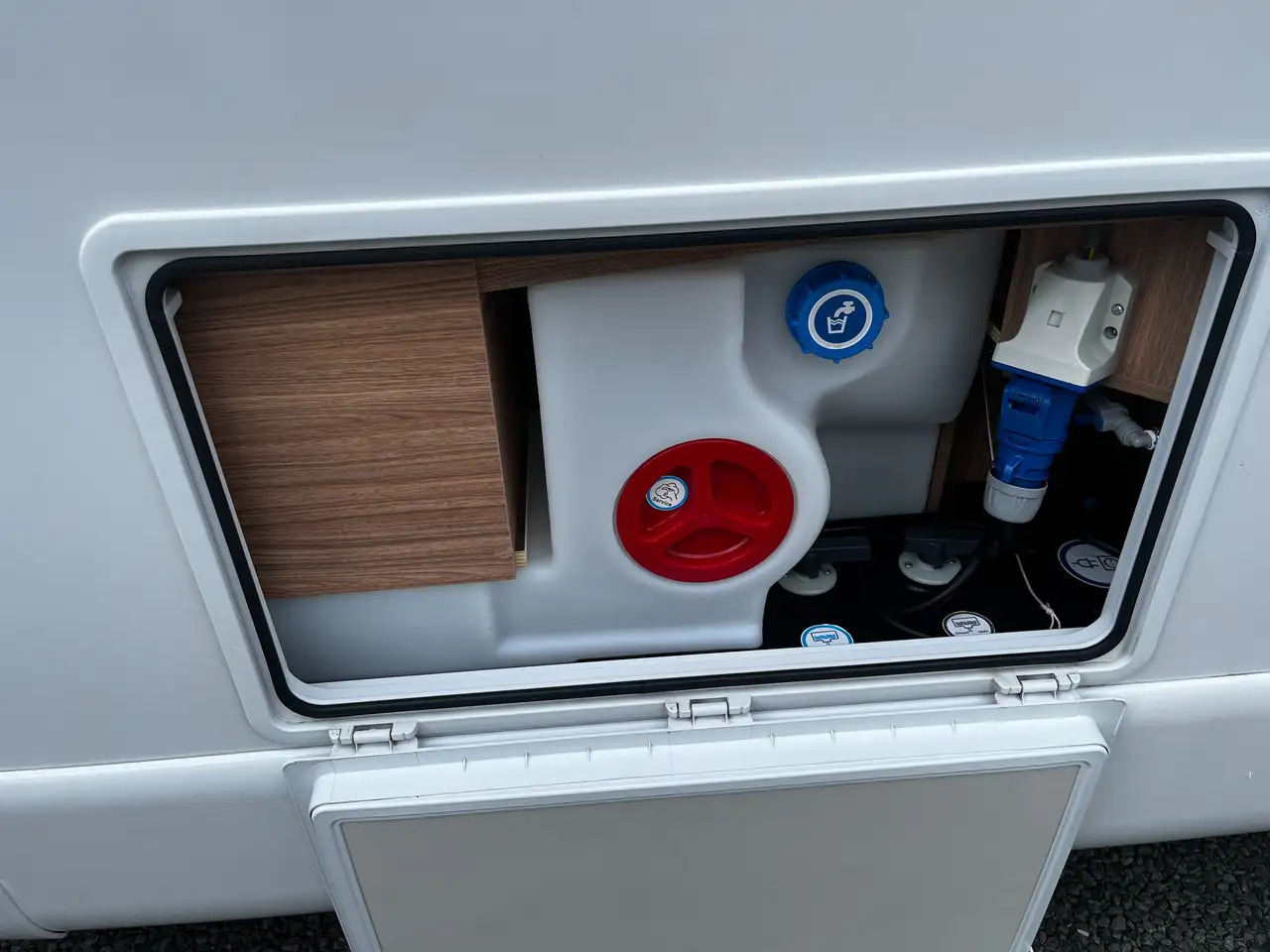 Camping-car profilé Weinsberg CaraCompact 600 MEG EDITION [PEPPER] Ab Nov. '24