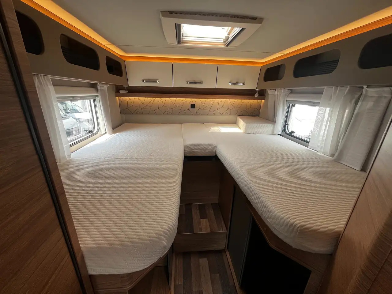 Camping-car profilé Weinsberg CaraCompact 600 MEG EDITION [PEPPER] Ab Nov. '24