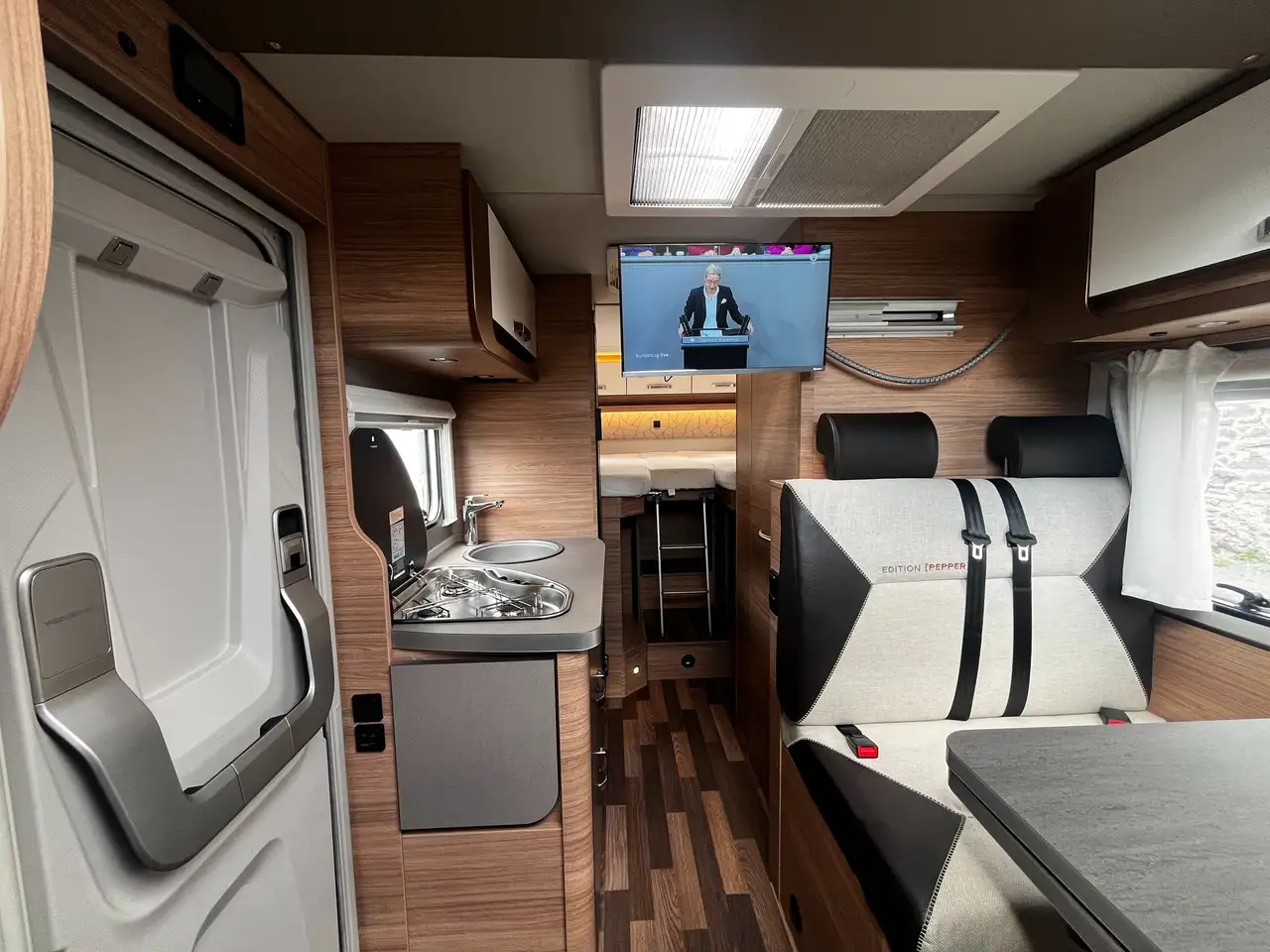 Camping-car profilé Weinsberg CaraCompact 600 MEG EDITION [PEPPER] Ab Nov. '24