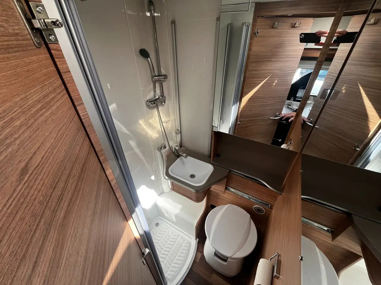 Camping-car profilé Weinsberg CaraCompact 600 MEG EDITION [PEPPER] Ab Nov. '24