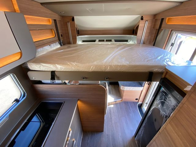 Camping-car profilé Weinsberg CaraSuite 700 MEG, Automatik, AHK, Hubbett