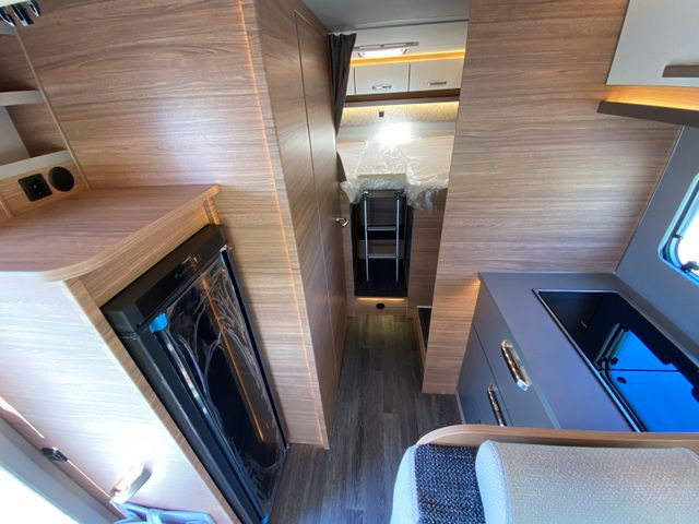 Camping-car profilé Weinsberg CaraSuite 700 MEG, Automatik, AHK, Hubbett