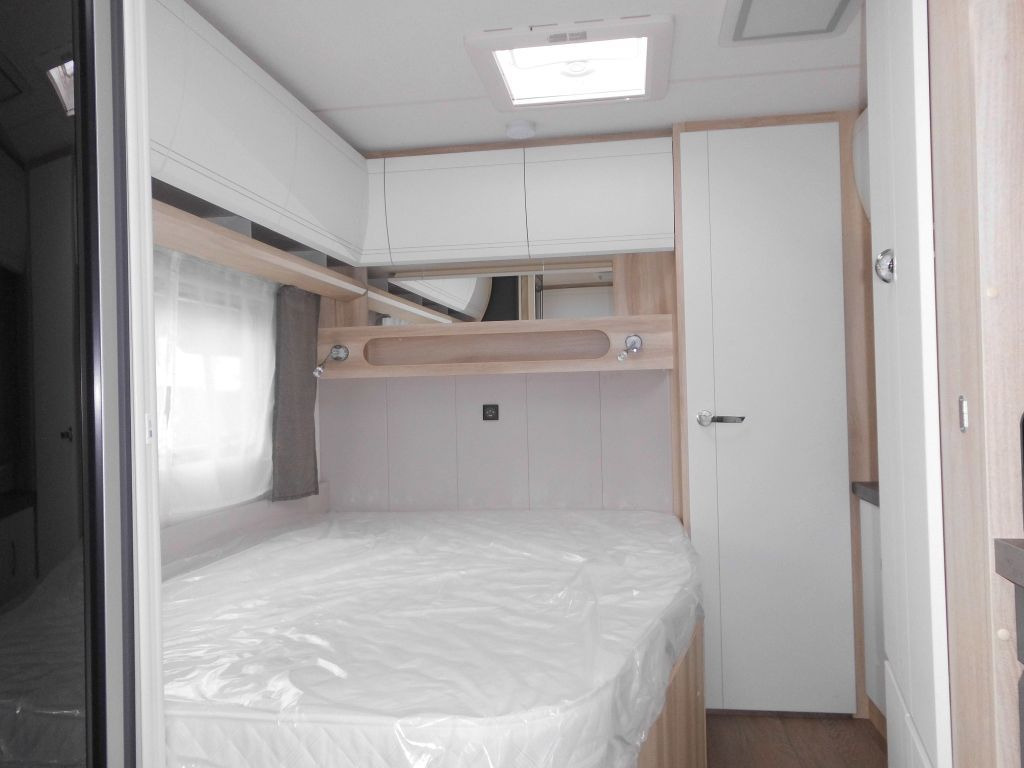 Caravane Hobby De Luxe 495 WFB 2026 AUTARK Ambiente 1800kg.++