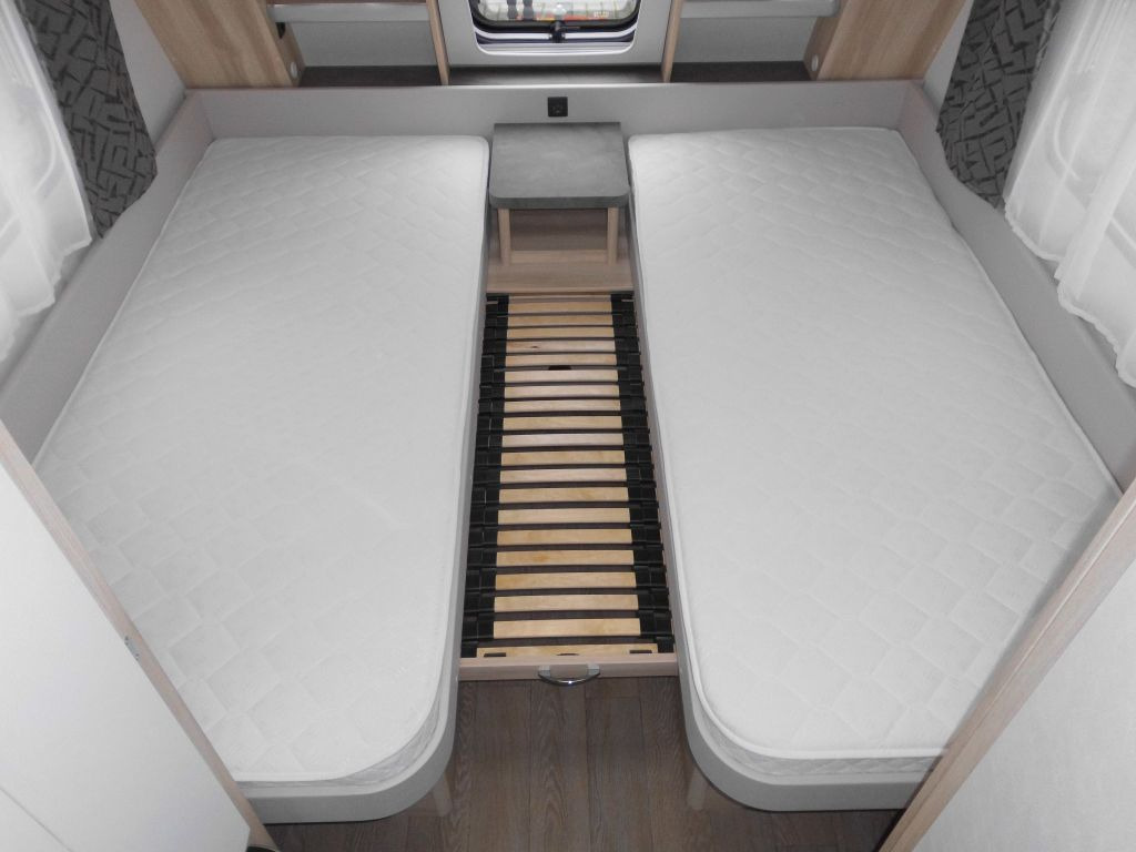 Caravane Hobby De Luxe 515 UHL 2000kg. Backofen, Dunsthaube +