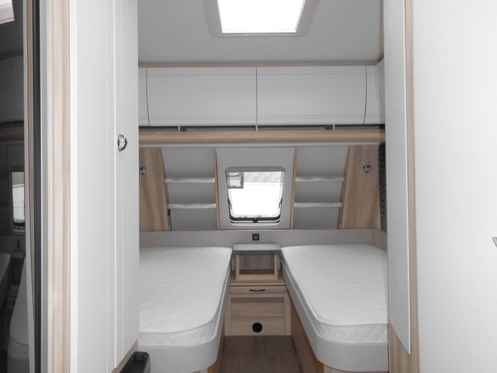 Caravane Hobby De Luxe 515 UHL 2000kg. Backofen, Dunsthaube +